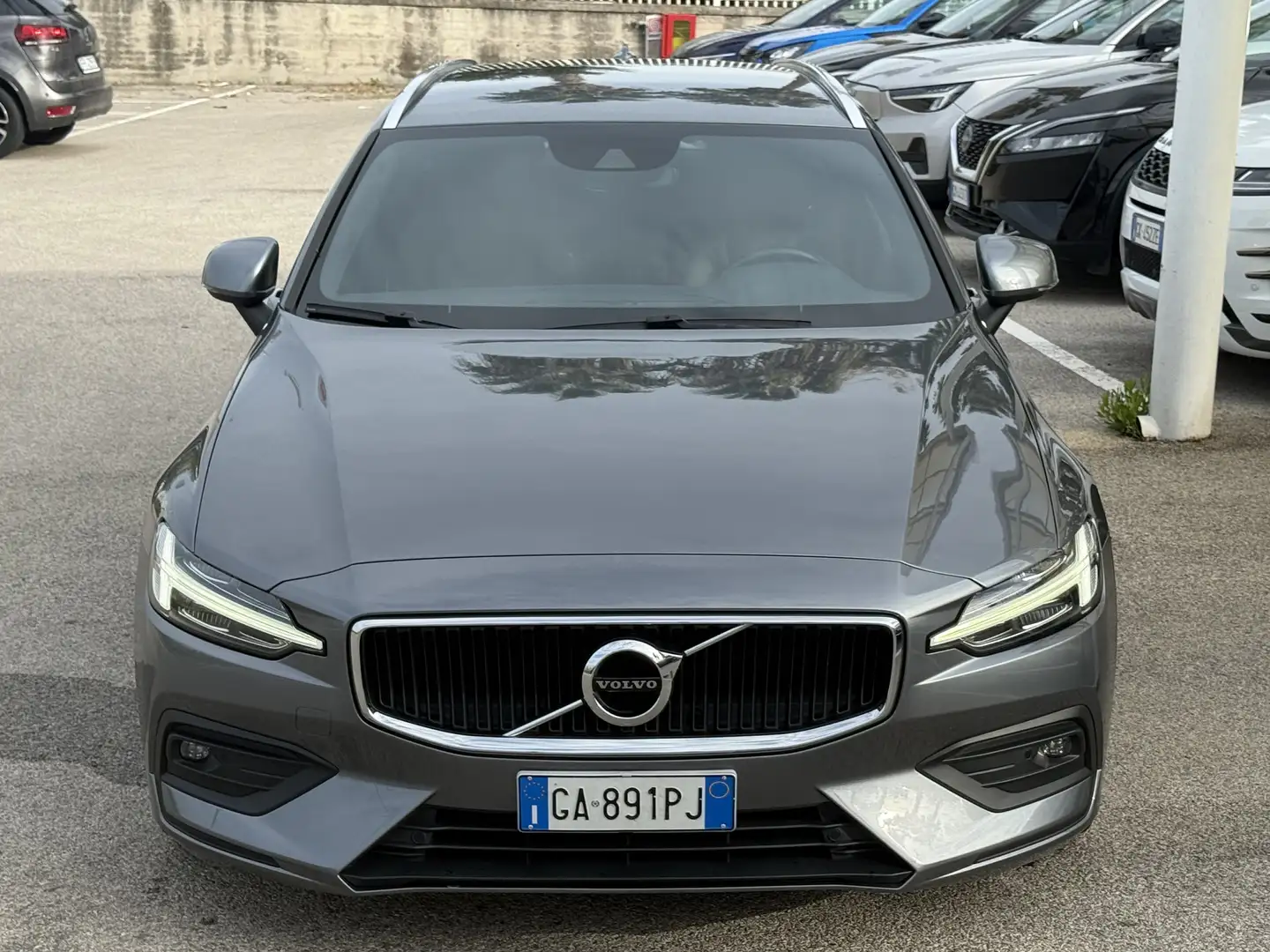 Volvo V60 2.0 d4 Momentum geartronic Grigio - 2