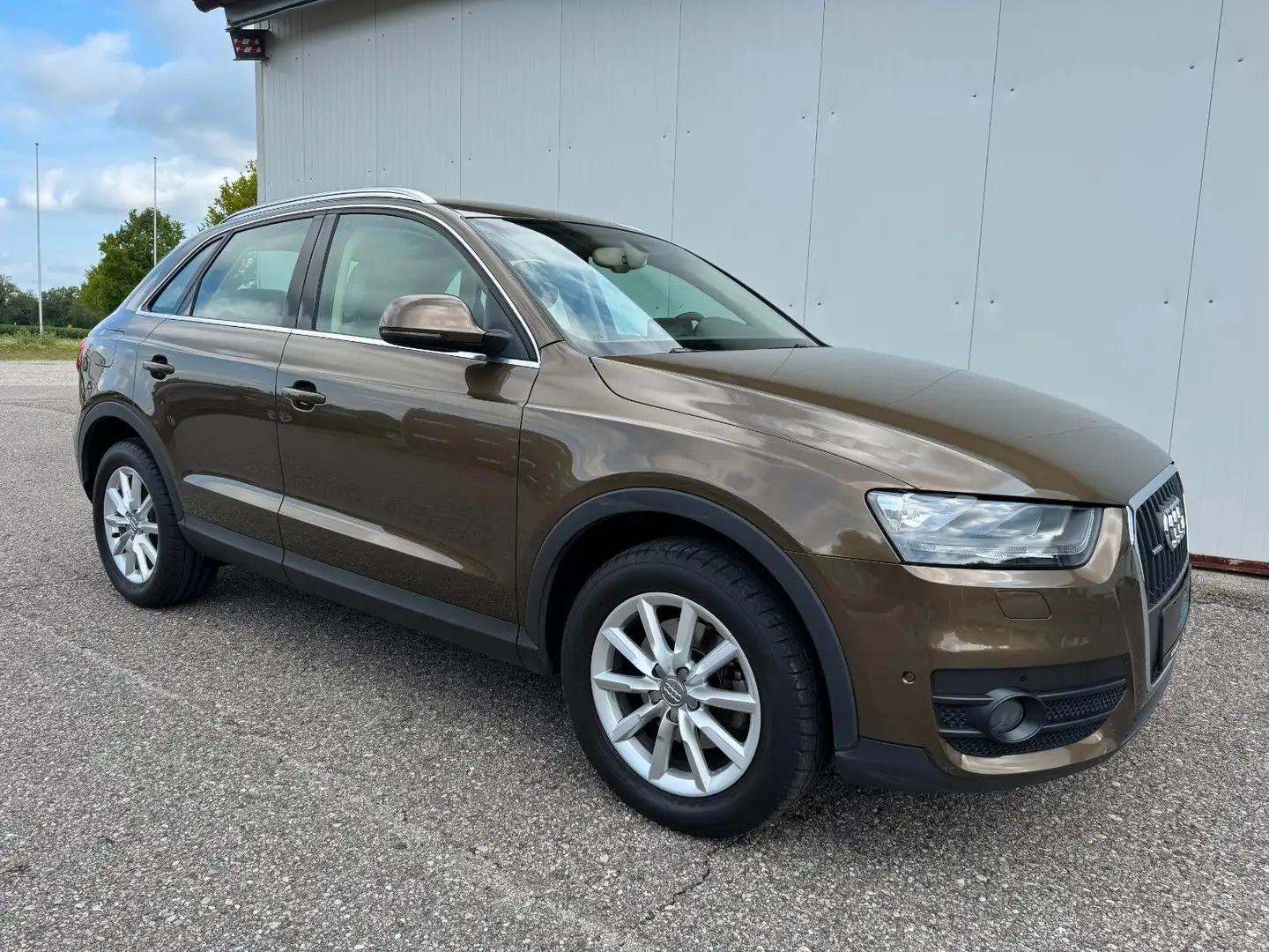 Audi Q3 2.0 TFSI Quattro *1.HAND*AHK*LEDER*SHZ*ACC* Braun - 2