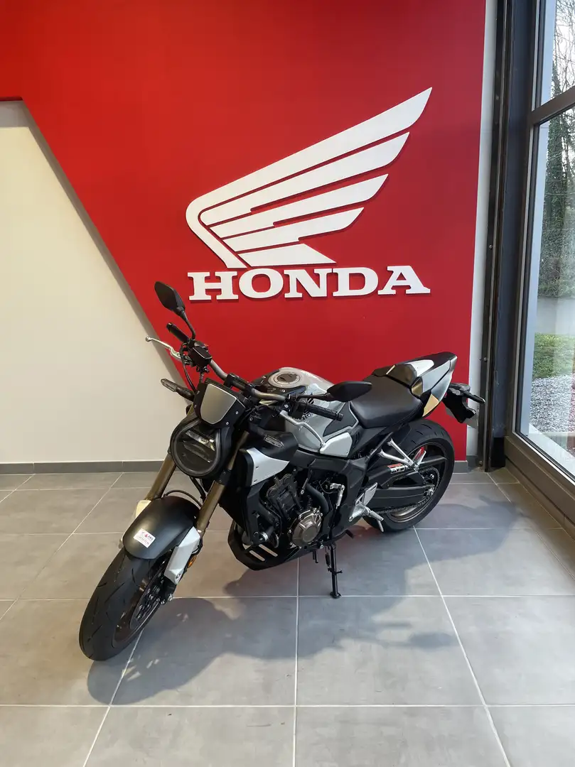 Honda CB 650 Gris - 2