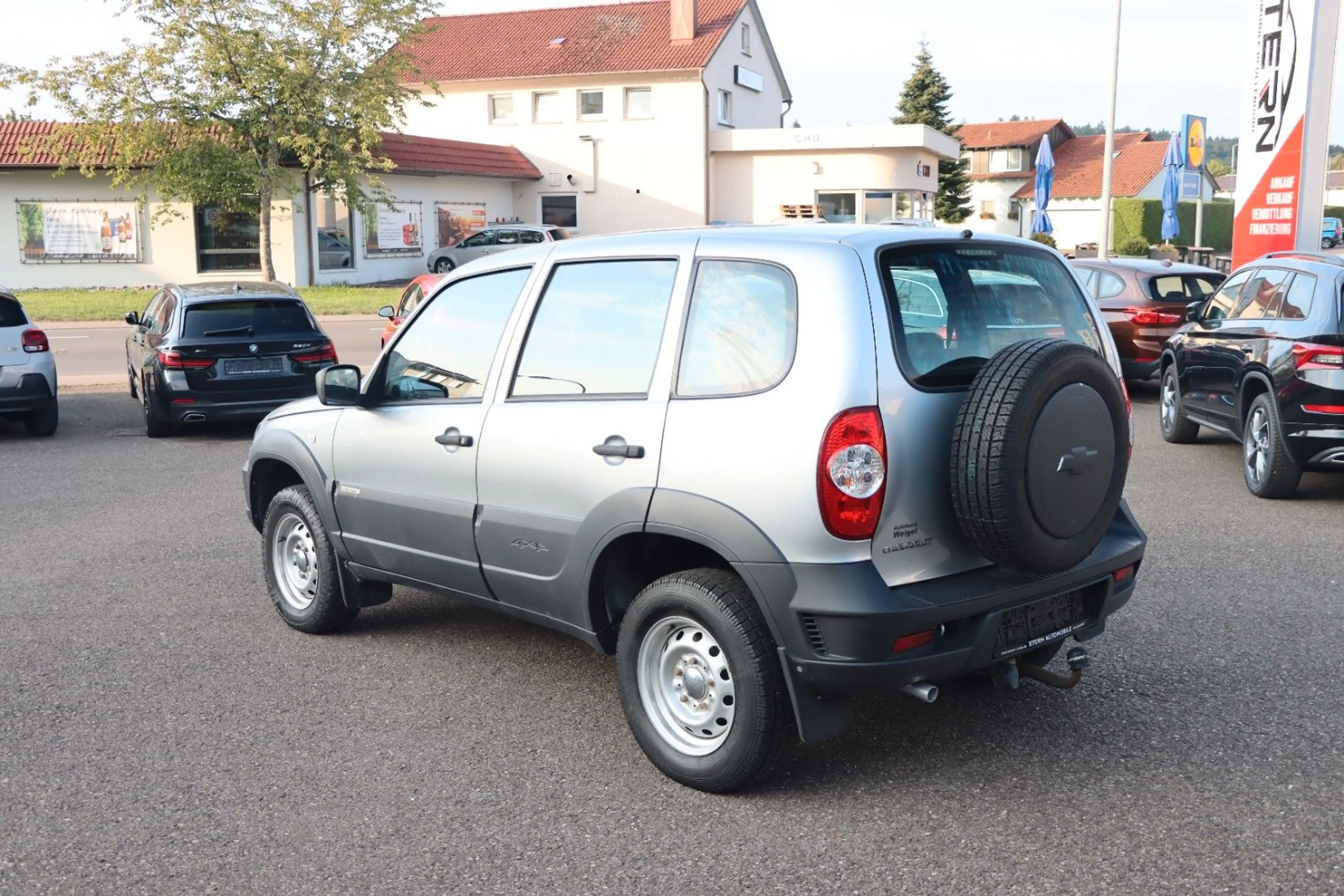 Chevrolet Niva 4x4 l 1.HAND l AHK l — photo 4