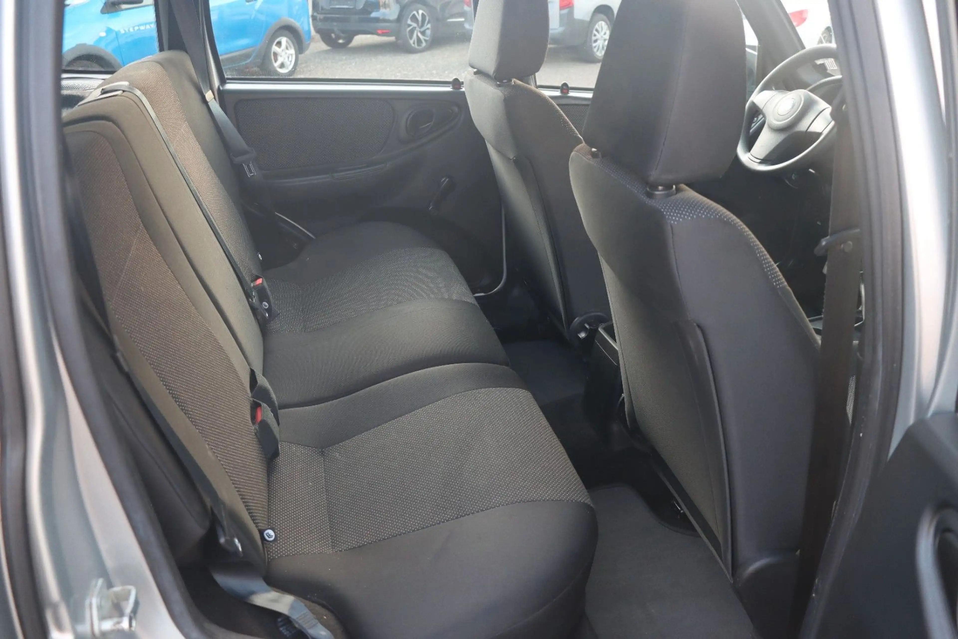 Chevrolet Niva 4x4 l 1.HAND l AHK l — photo 9