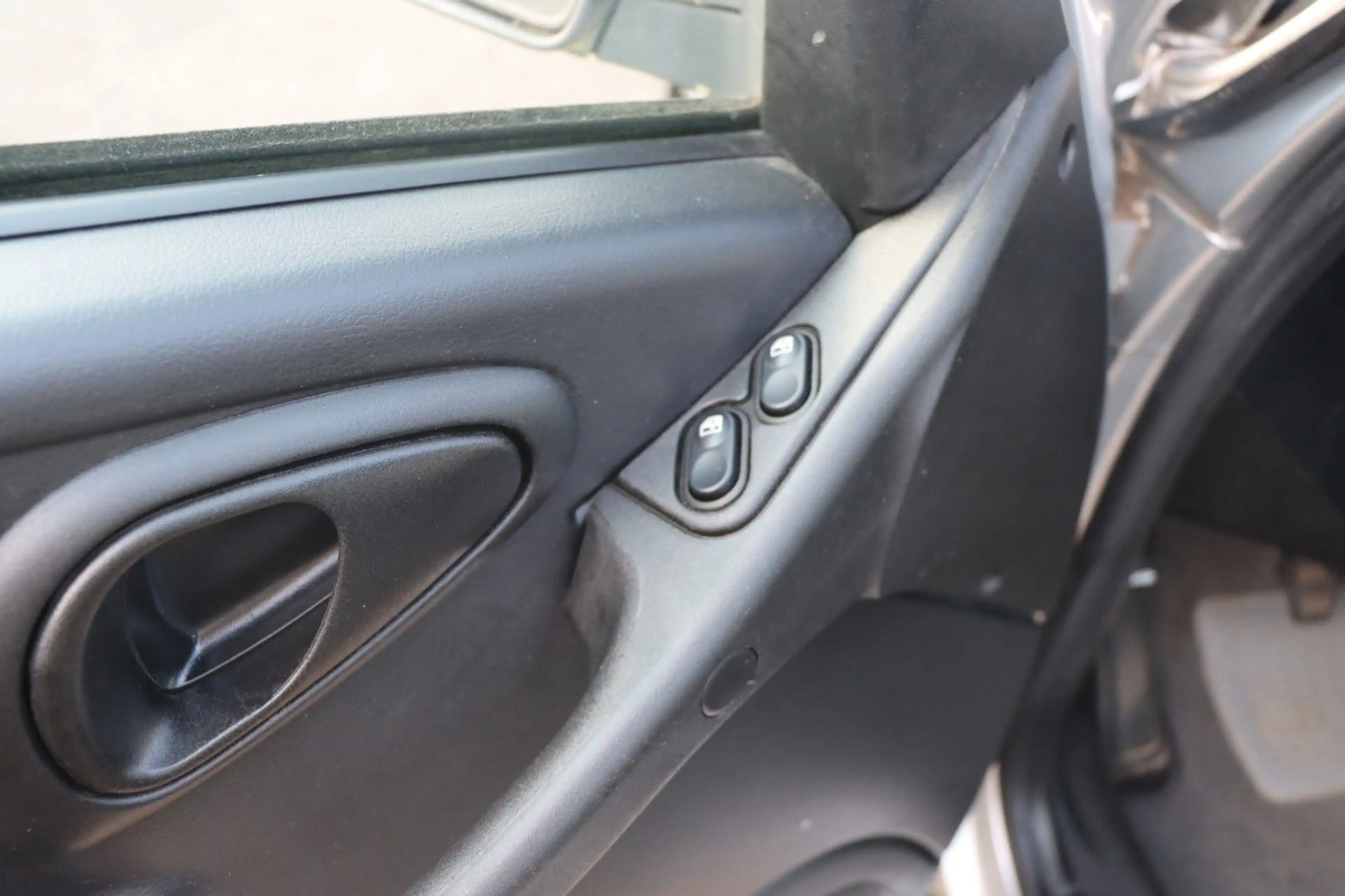 Chevrolet Niva 4x4 l 1.HAND l AHK l — photo 11