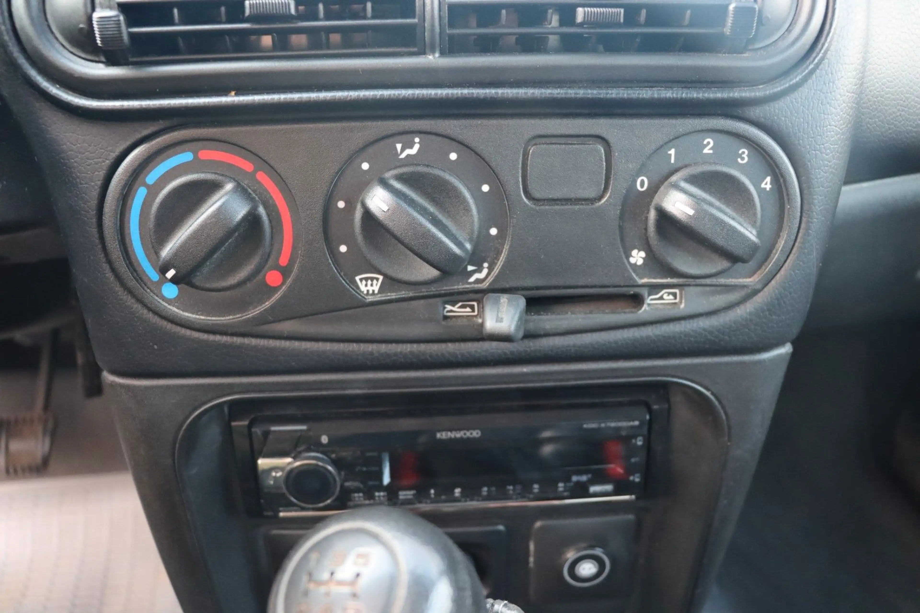 Chevrolet Niva 4x4 l 1.HAND l AHK l — photo 12