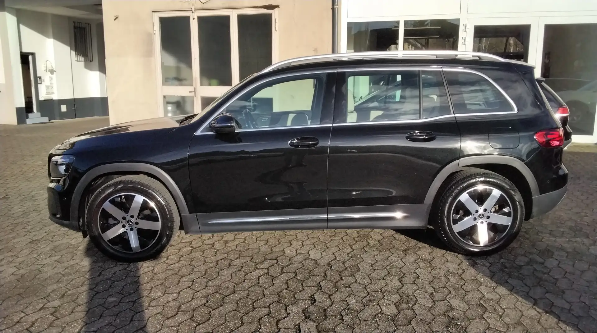 Mercedes-Benz GLB 200 d 4M AHK NAVI PANORAMA KAMERA Schwarz - 2
