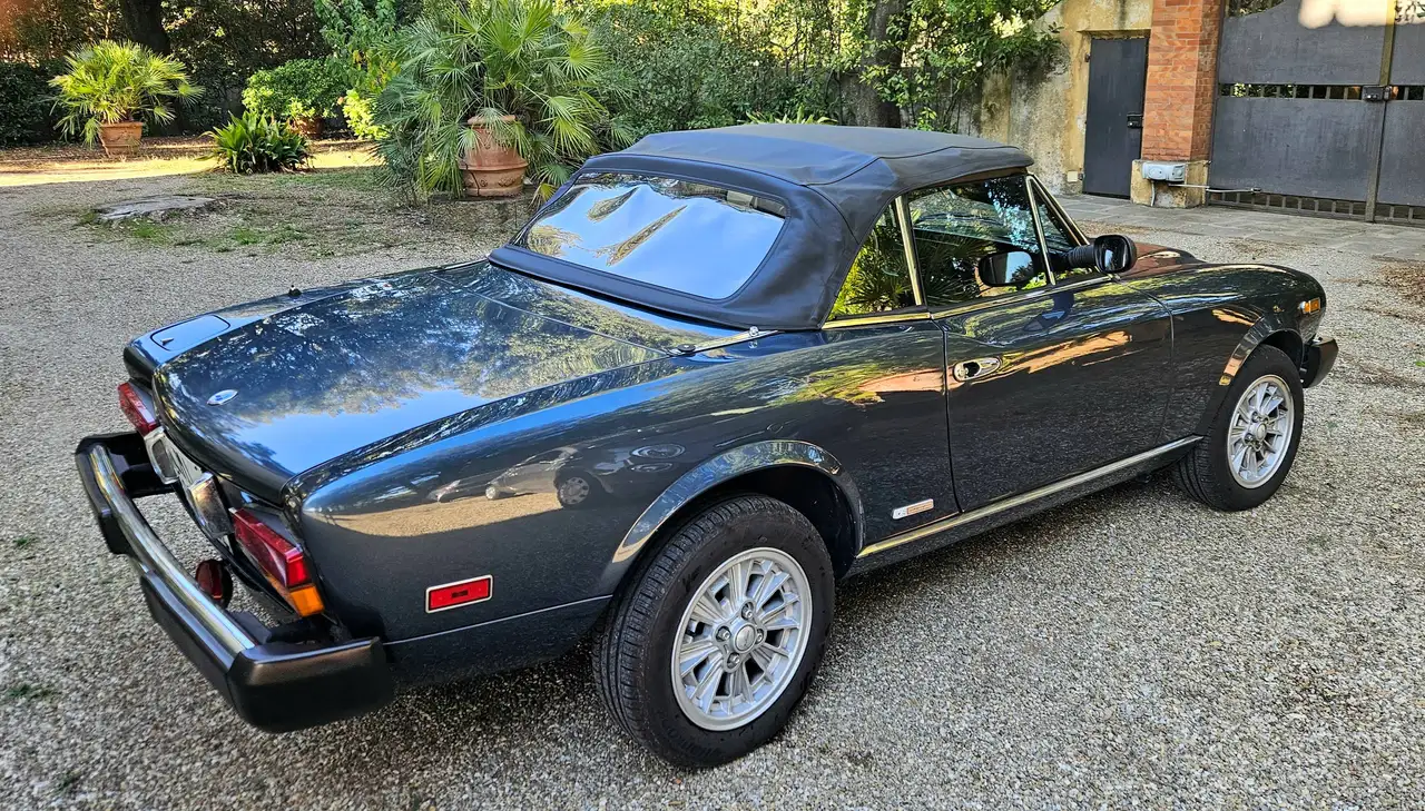 Fiat 124 Spider Pininfarina Europa DS, foto 2