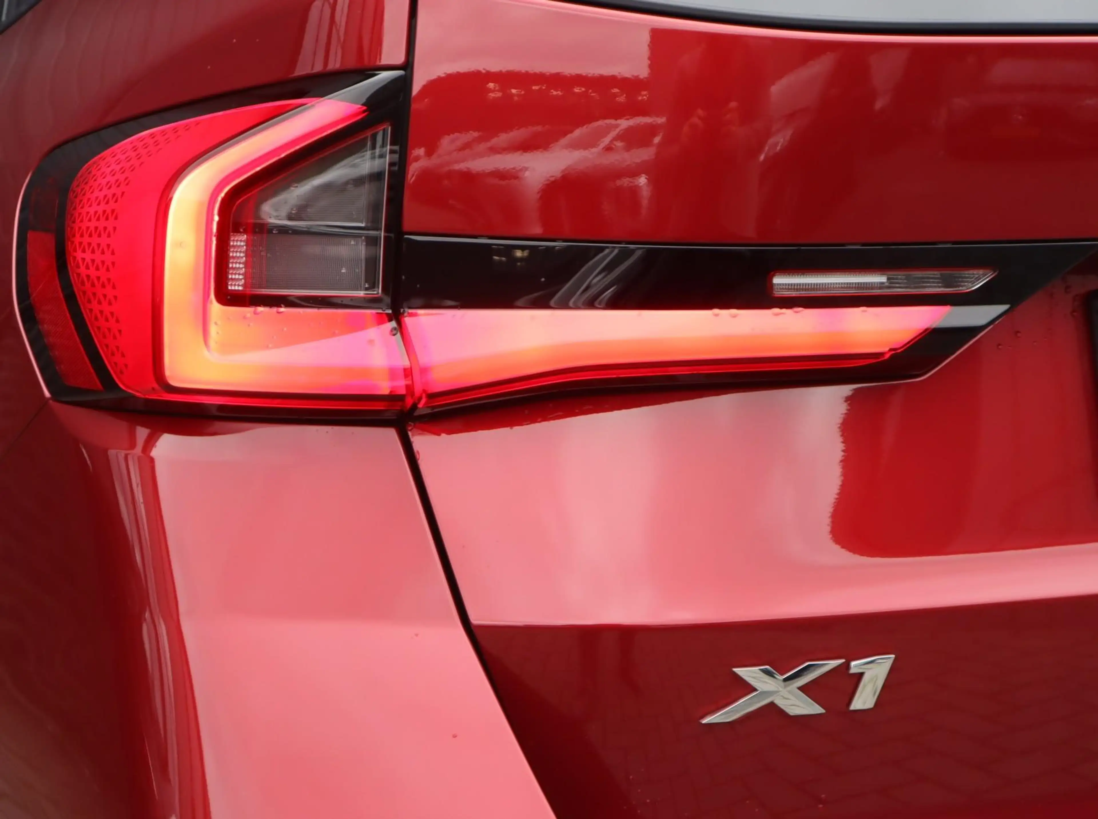 BMW X1 sDrive18i | Panorama | Camera | Trekhaak — photo 34