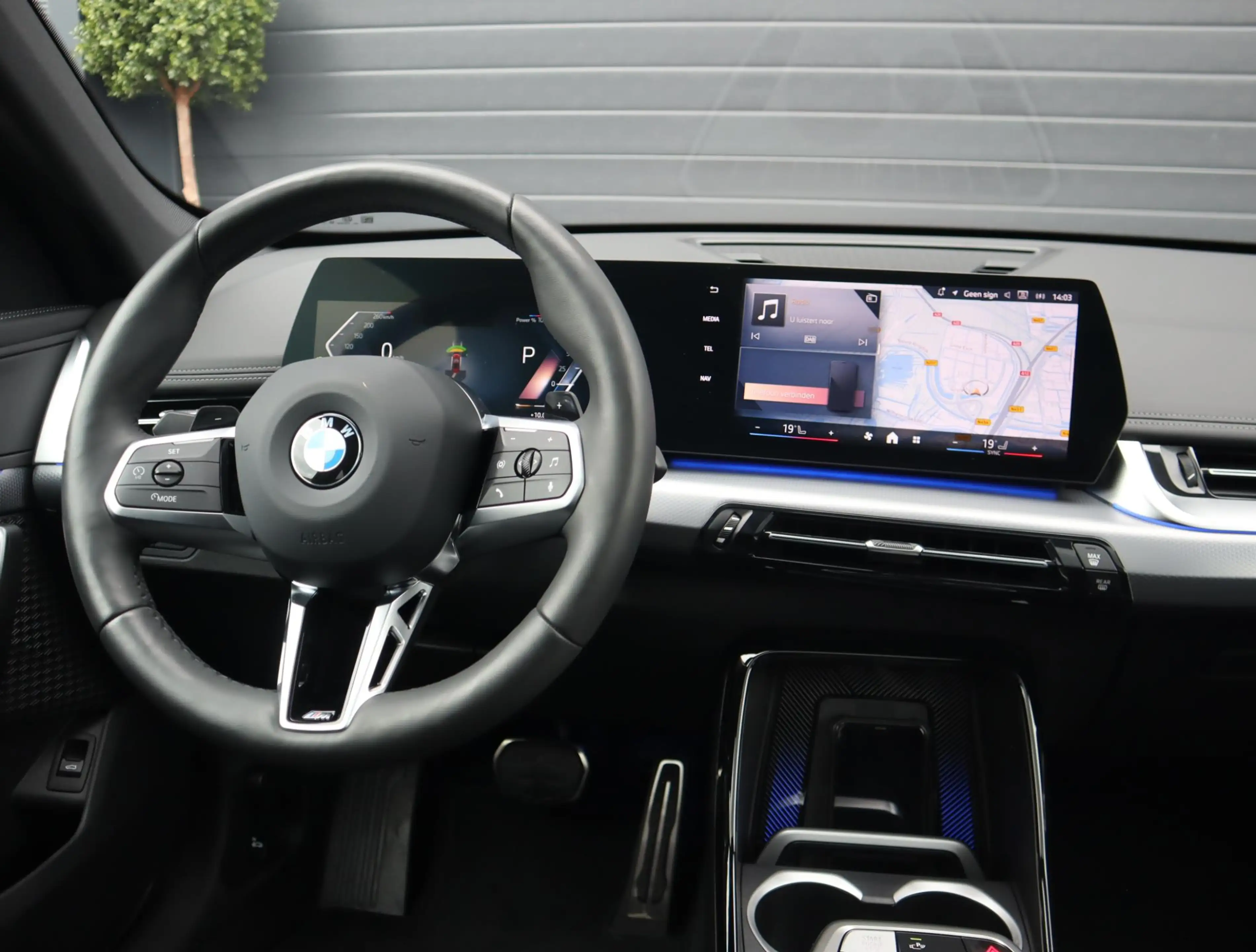 BMW X1 sDrive18i | Panorama | Camera | Trekhaak — photo 5