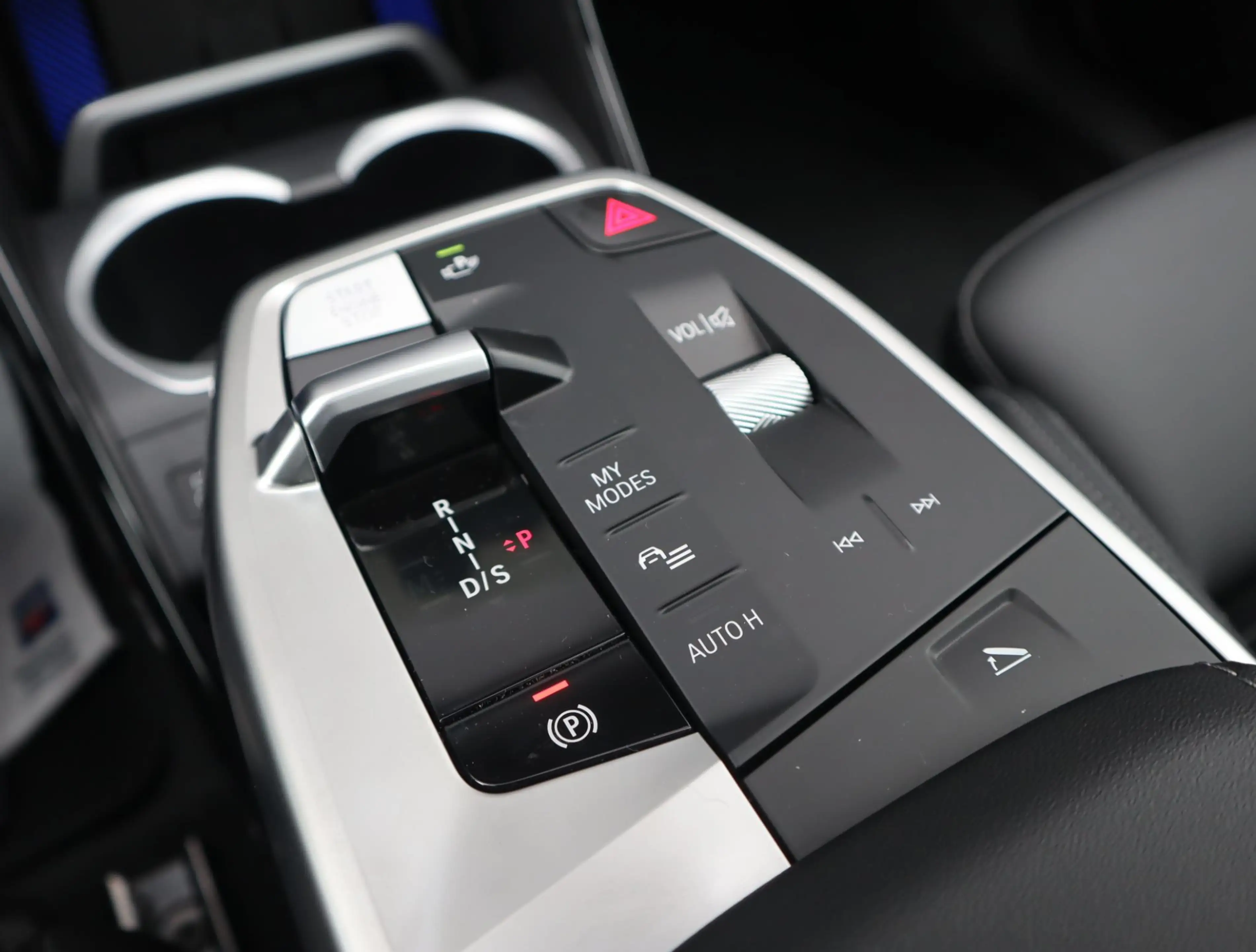 BMW X1 sDrive18i | Panorama | Camera | Trekhaak — photo 18