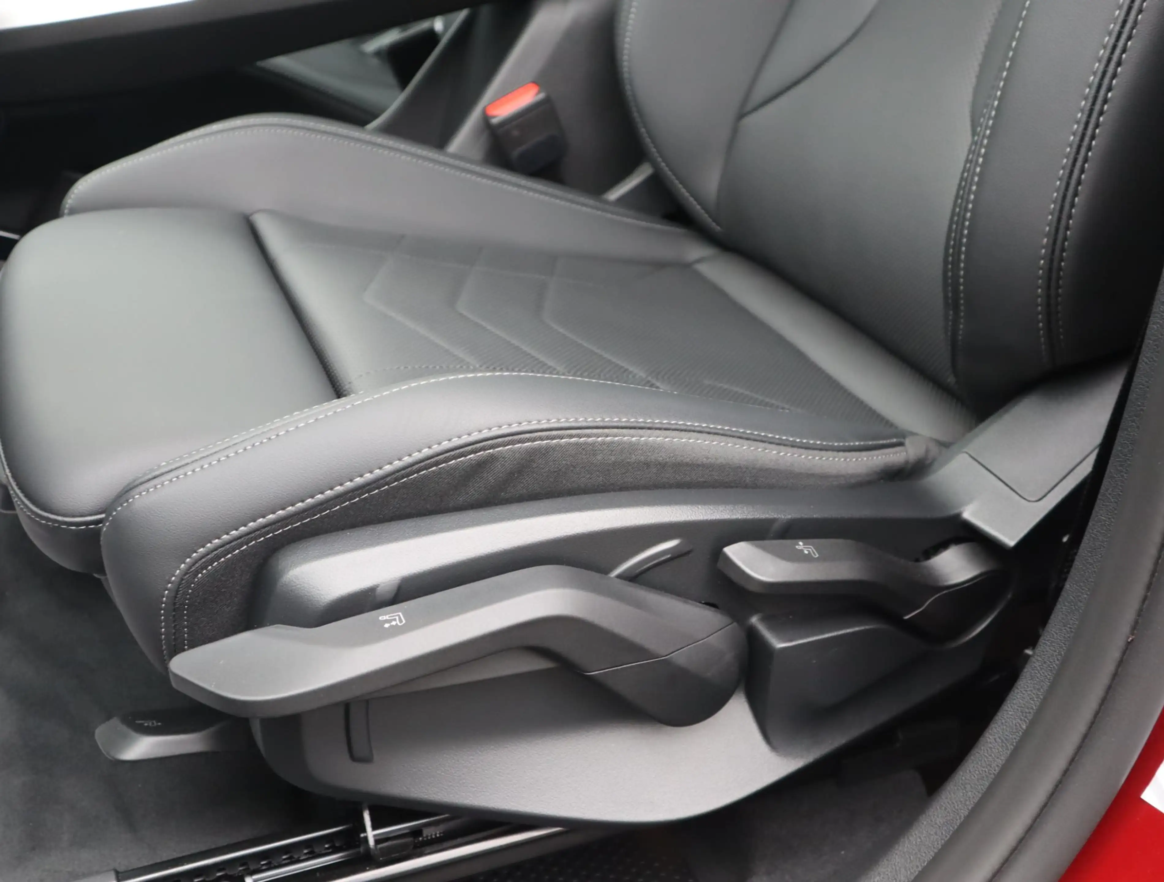 BMW X1 sDrive18i | Panorama | Camera | Trekhaak — photo 25