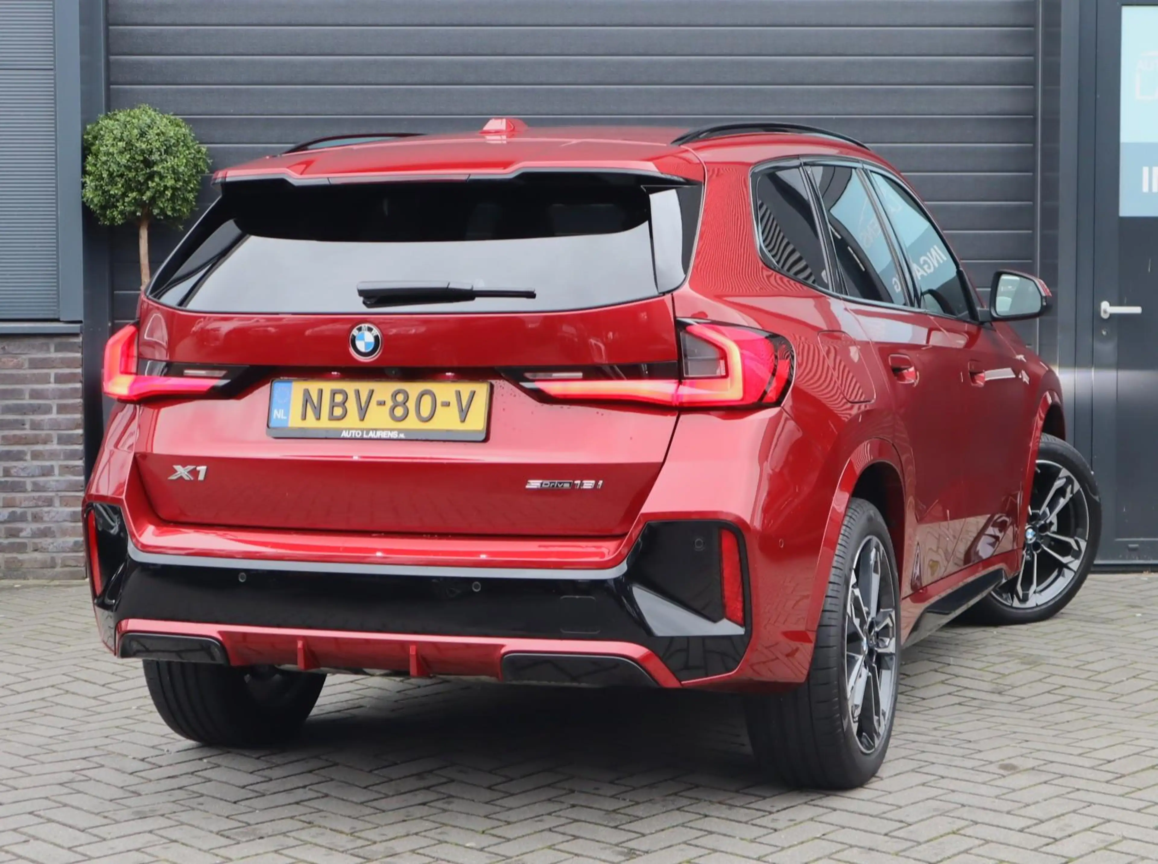 BMW X1 sDrive18i | Panorama | Camera | Trekhaak — photo 32