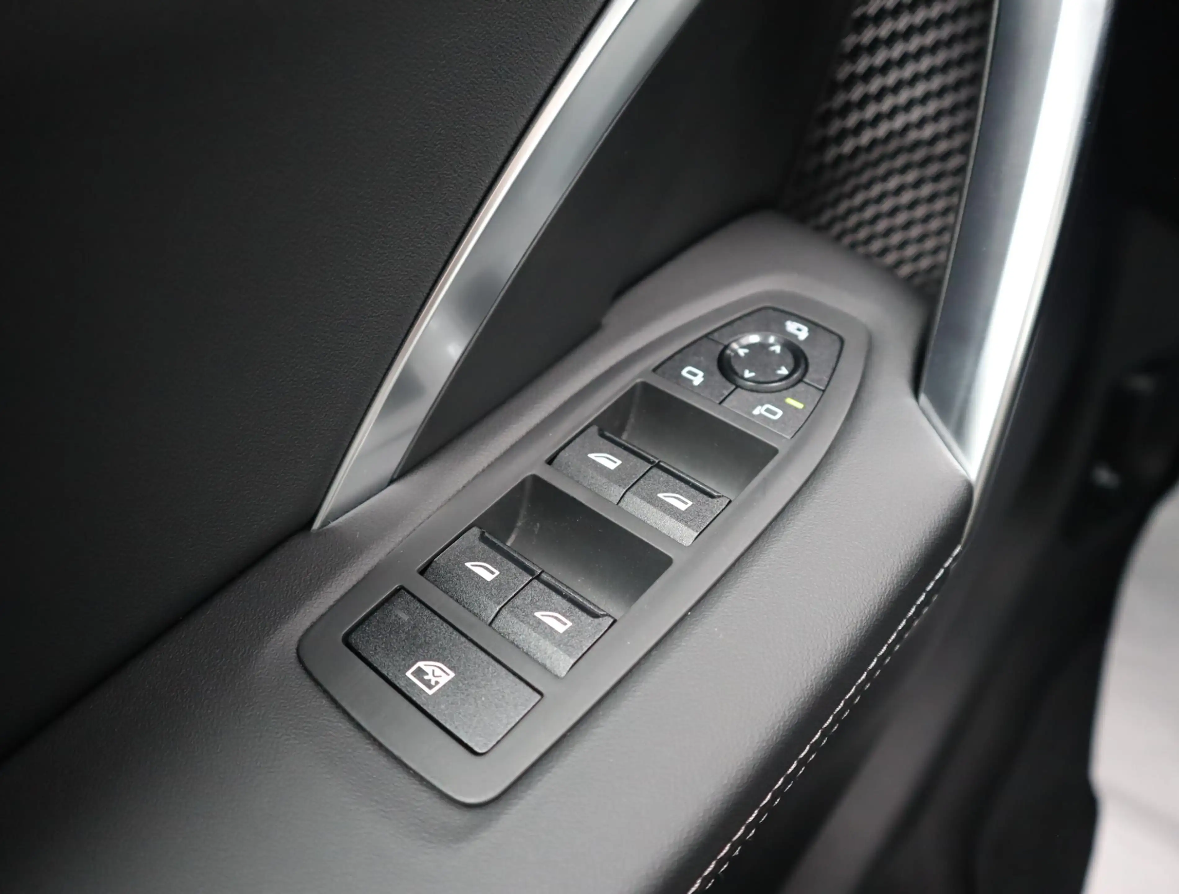 BMW X1 sDrive18i | Panorama | Camera | Trekhaak — photo 22