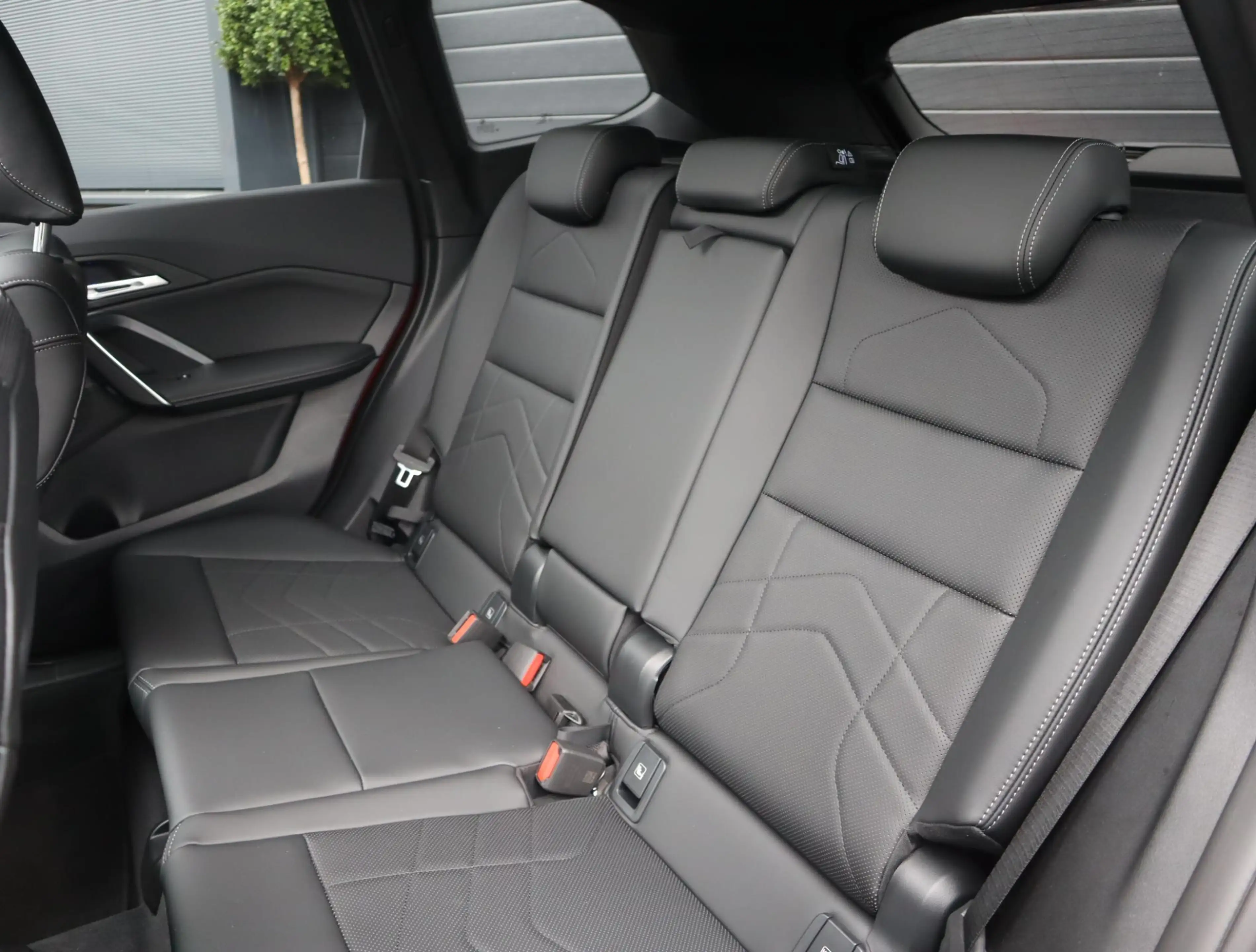 BMW X1 sDrive18i | Panorama | Camera | Trekhaak — photo 26