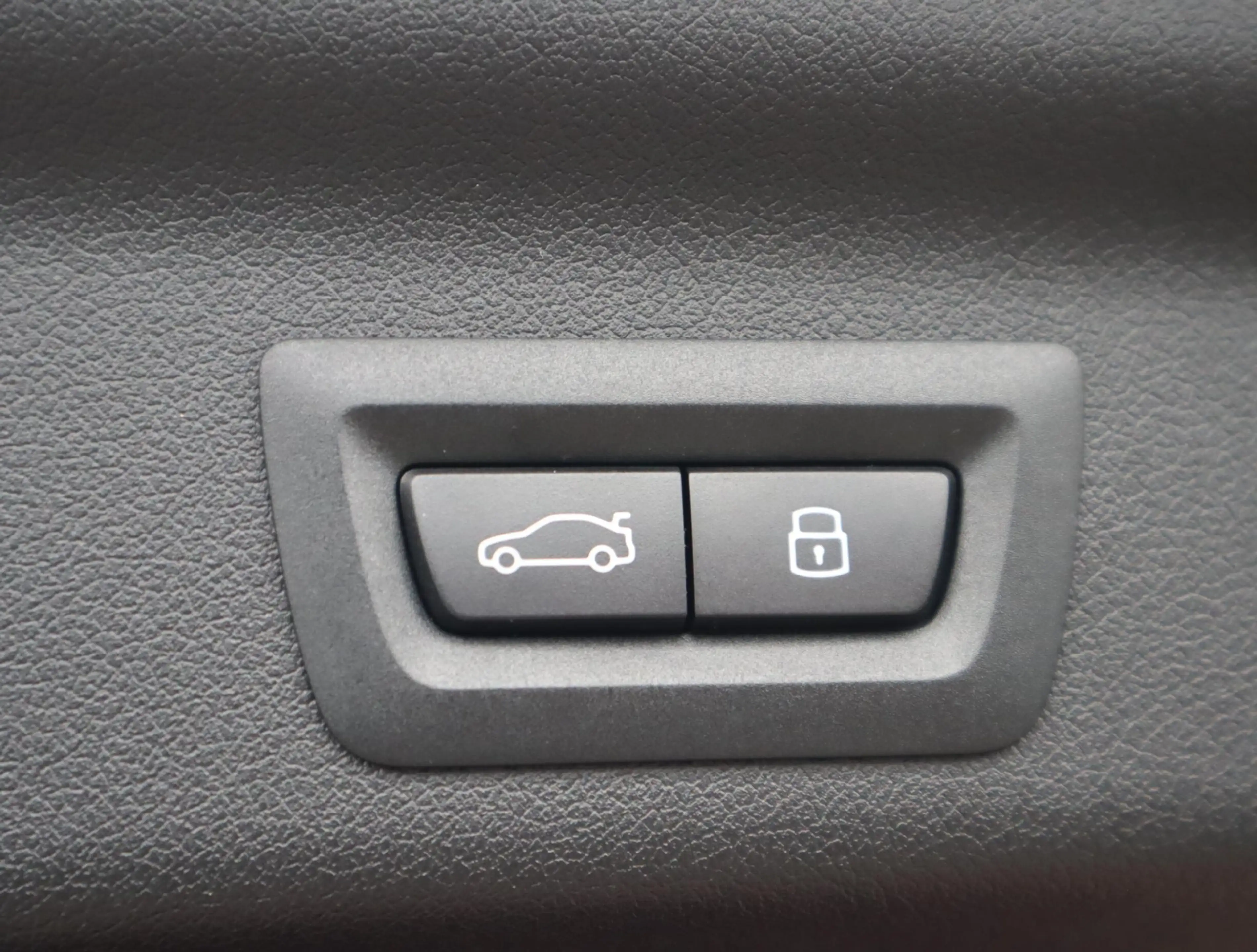 BMW X1 sDrive18i | Panorama | Camera | Trekhaak — photo 35