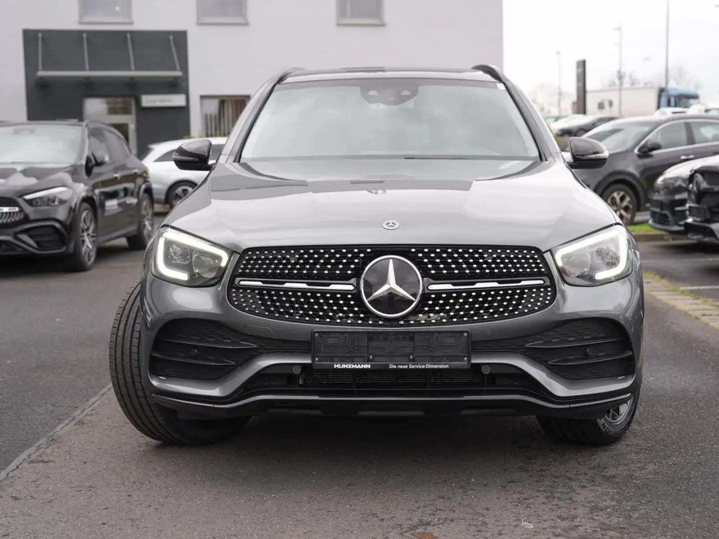 Mercedes-Benz GLC 200 4M AMG MBUX Navi+ Distronic Panorama Gris - 2