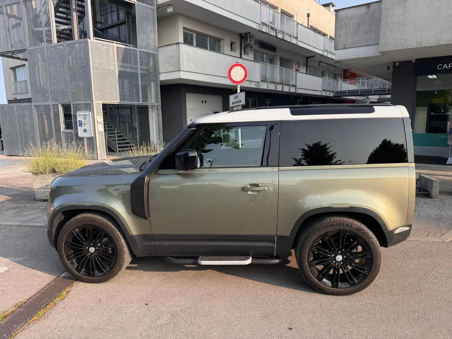 Land Rover Defender First Edition 250cv 6 p.ti Verde - 1