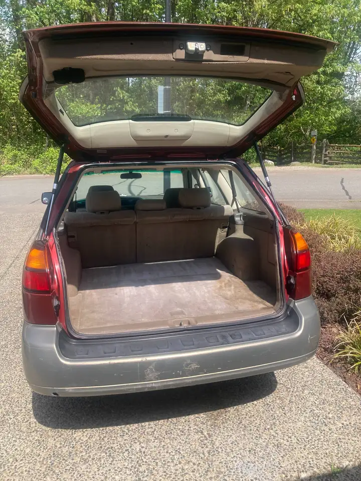 Subaru Legacy снимка Subaru Legacy