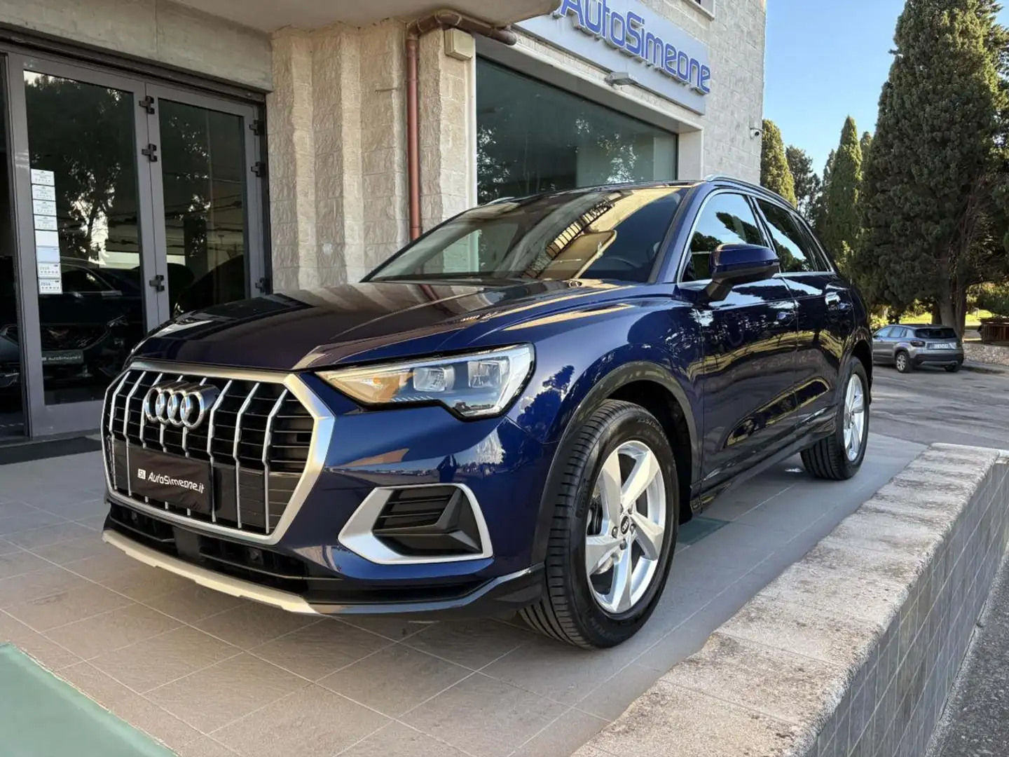 Audi Q3 35 2.0 TDI S tronic Business Advanced COCKPIT Blau - 1