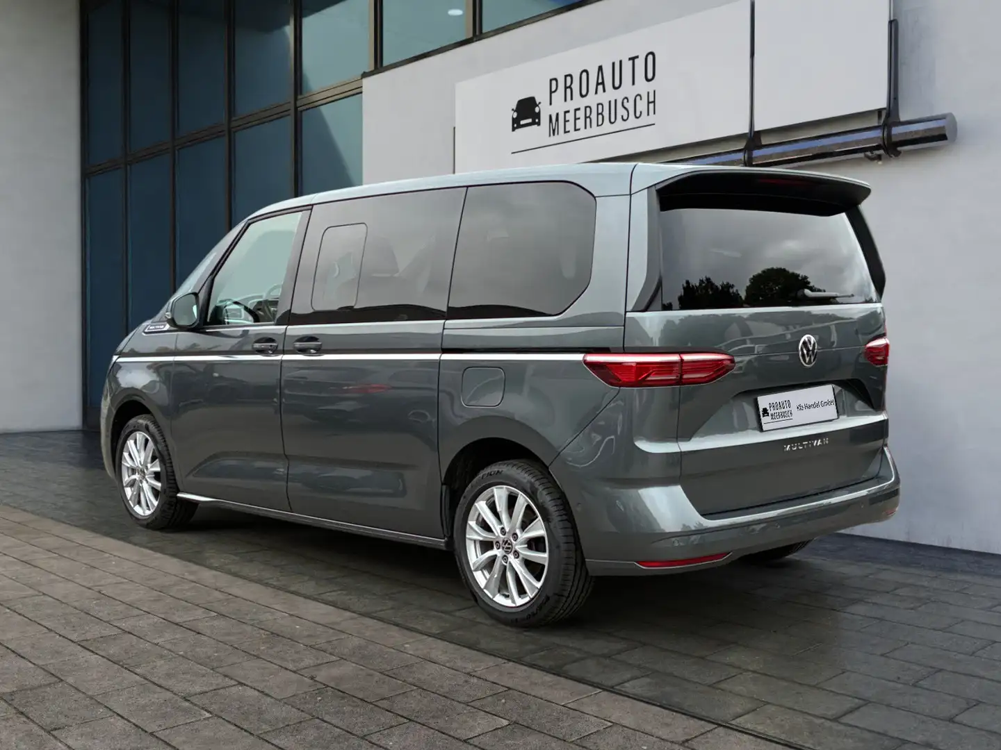 Volkswagen T7 Multivan Style ACC/EASYOPEN/STNDHZNG/RFK/NAVI Grau - 2