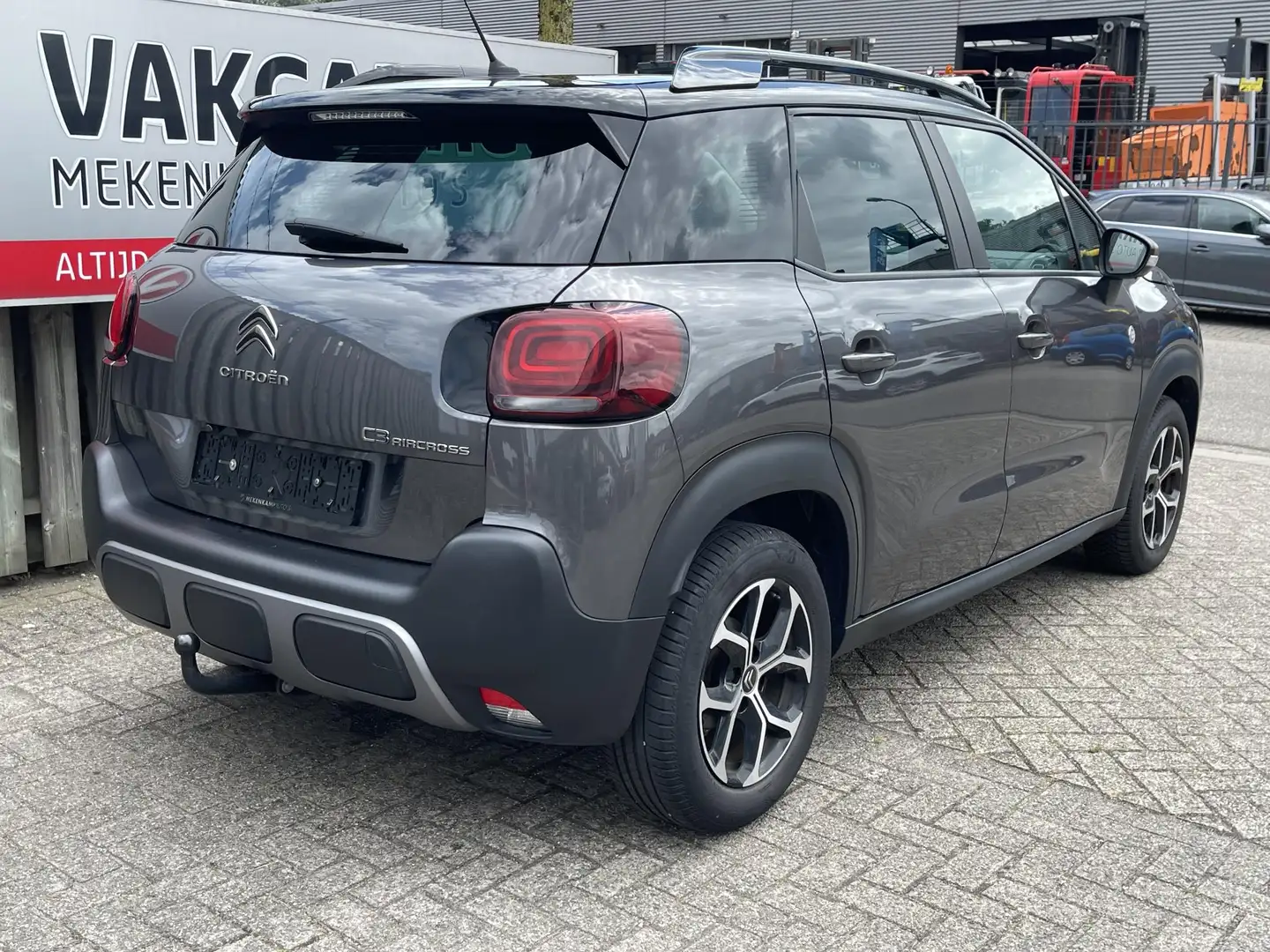 Citroen C3 Aircross 1.2 PureTech C-Series 16"/Trekhaak/Camera/Navigati Grijs - 2