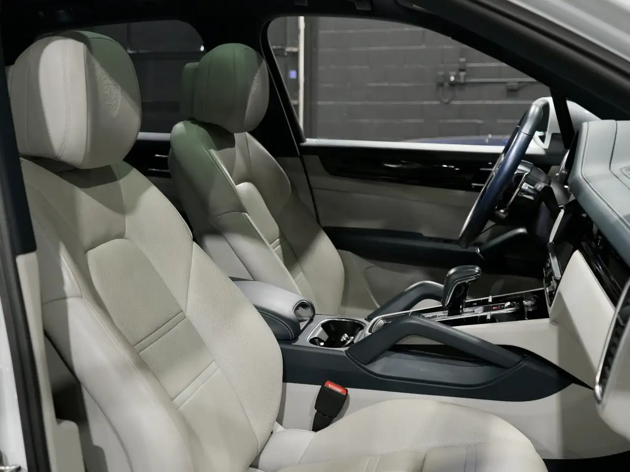 Porsche Cayenne снимка Porsche Cayenne