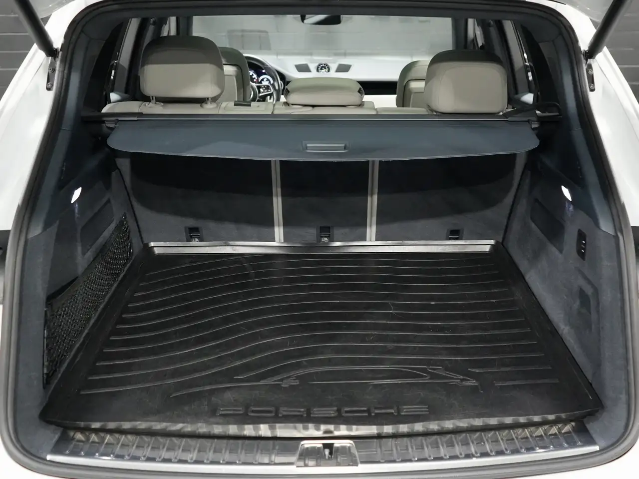 Porsche Cayenne снимка Porsche Cayenne