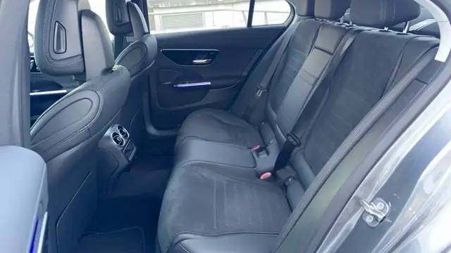 Mercedes-Benz C-Class view 11