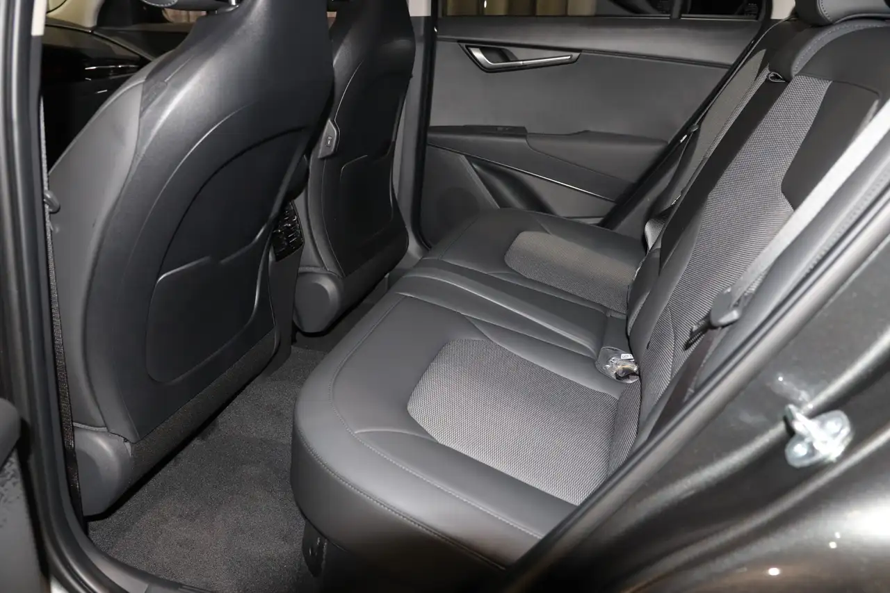 Kia Niro снимка Kia Niro
