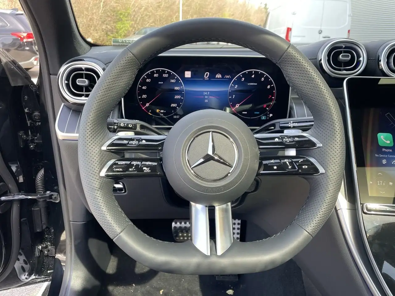 Mercedes-Benz GLC снимка Mercedes-Benz GLC