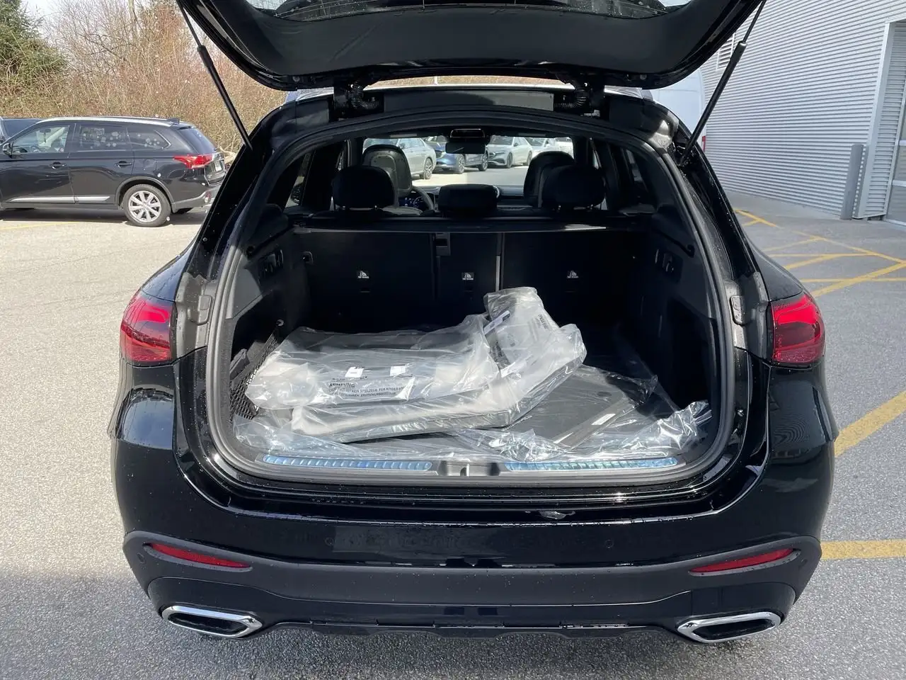 Mercedes-Benz GLC снимка Mercedes-Benz GLC