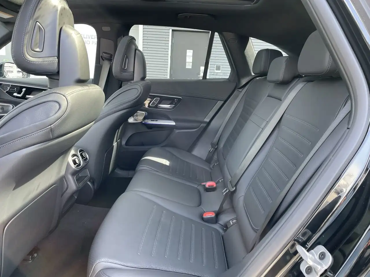 Mercedes-Benz GLC снимка Mercedes-Benz GLC