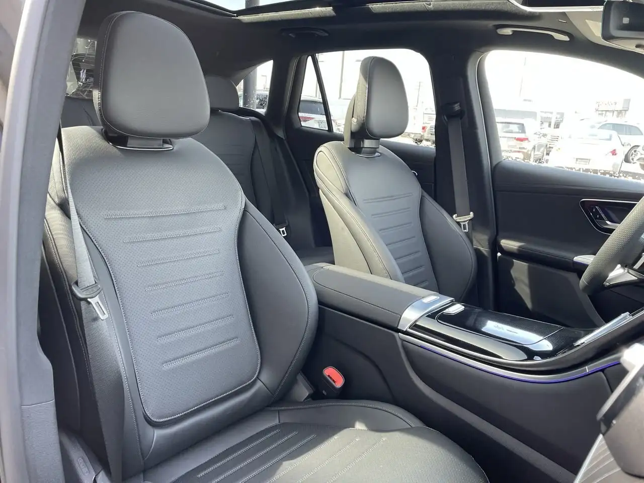 Mercedes-Benz GLC снимка Mercedes-Benz GLC