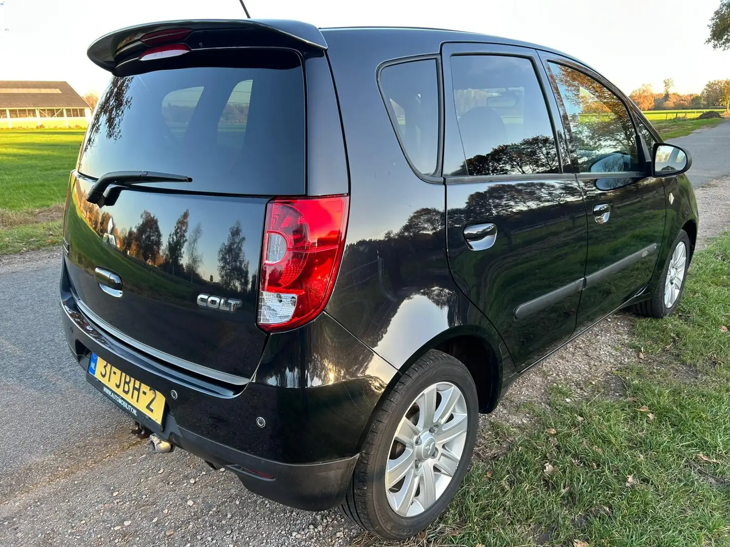Mitsubishi Colt 1.3 Intro Edition trekhaak en zeer betrouwbaar Schwarz - 2