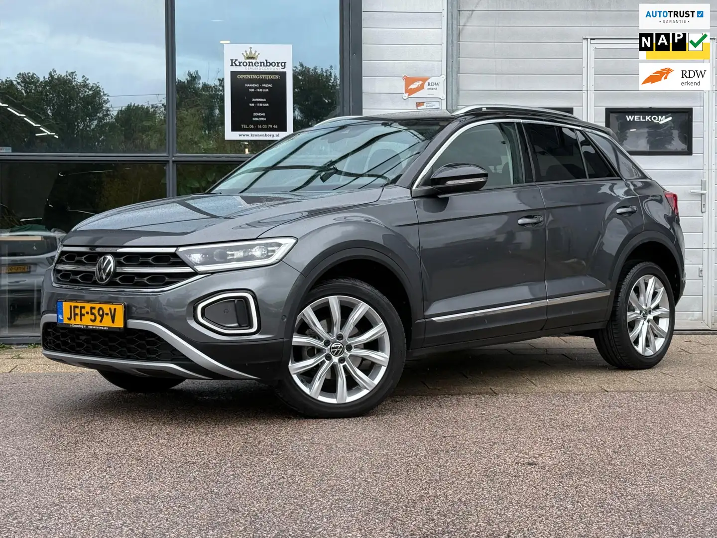 Volkswagen T-Roc 1.5 TSI R-Line Business| CARPLAY| NAP| CAMERA Grijs - 1