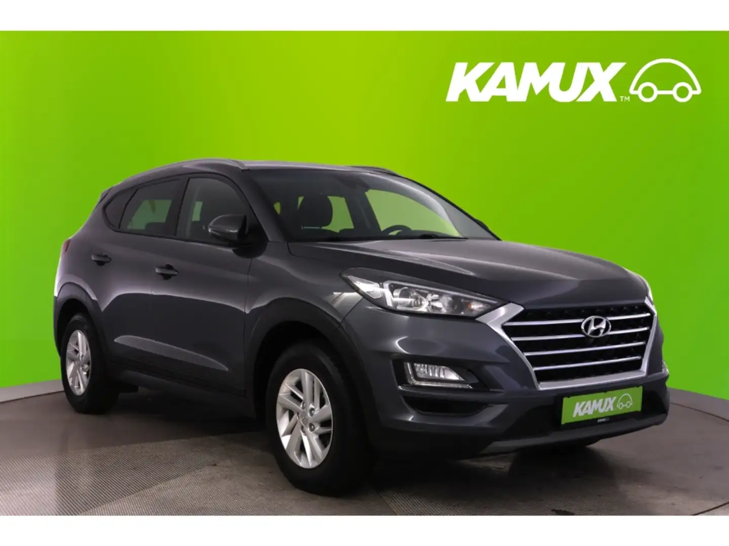 Hyundai TUCSON 1.6CRDi Aut.Trend+LED+NAVI+AHK+KAMERA Grijs - 1