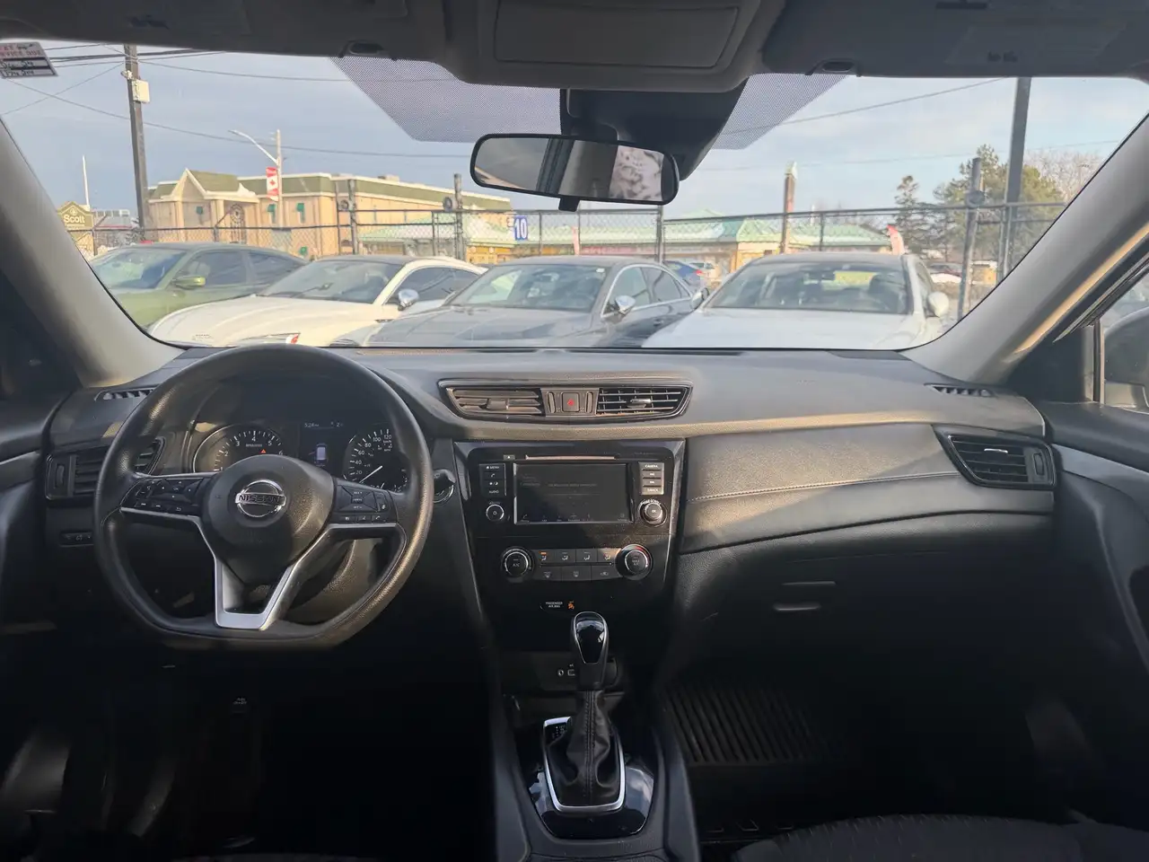 Nissan Rogue снимка Nissan Rogue