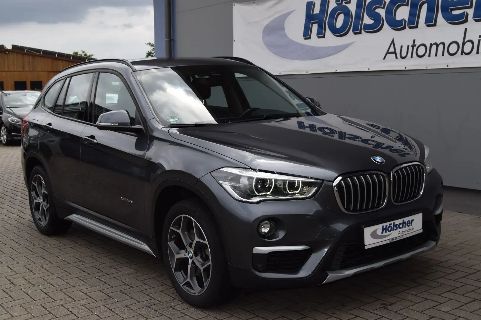BMW X1 XDrive, XLine!AUTOM!Navi,Leder,AHK,LED,Sitzh, Grau - 1