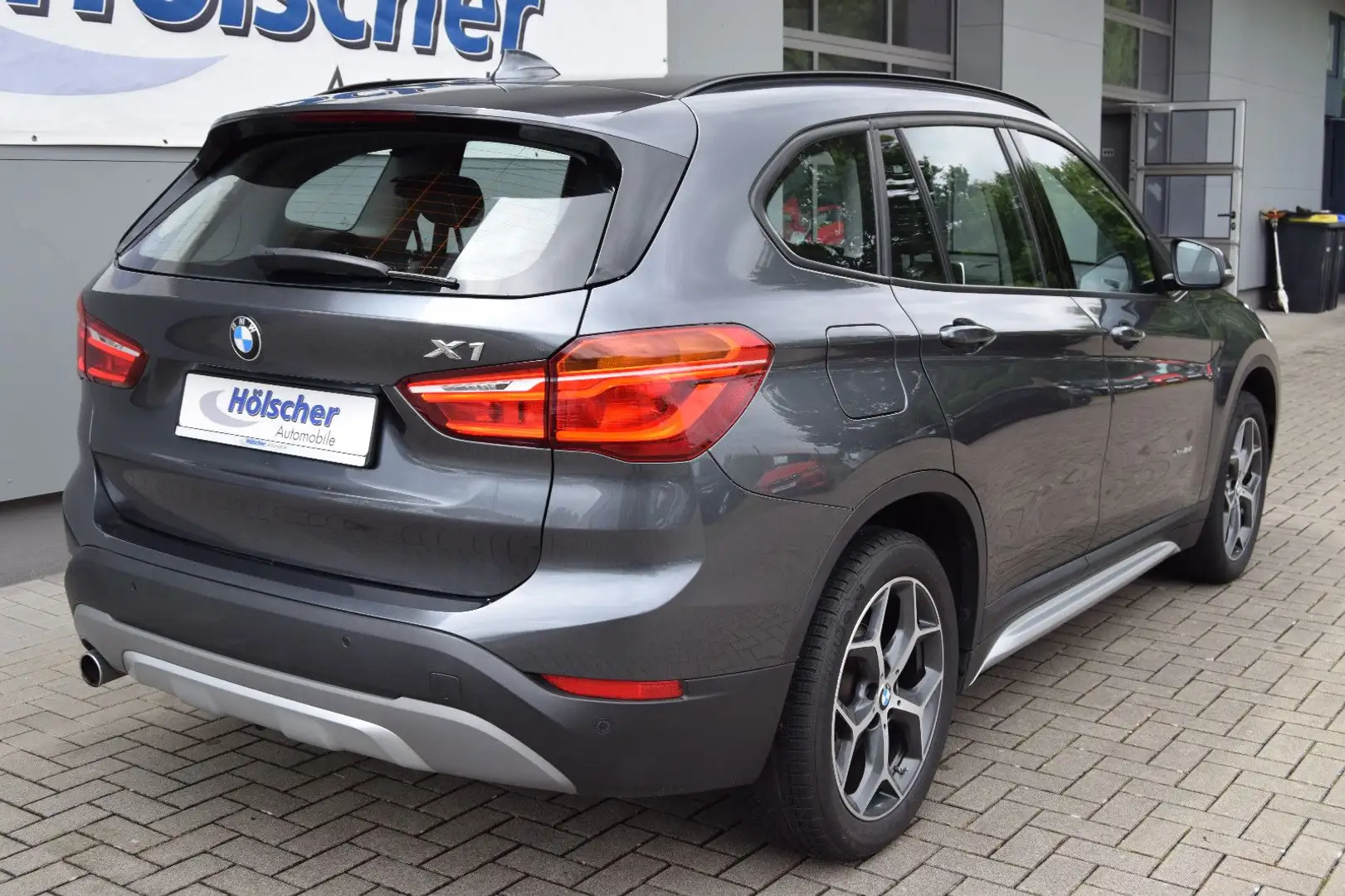 BMW X1 XDrive, XLine!AUTOM!Navi,Leder,AHK,LED,Sitzh, Grau - 2
