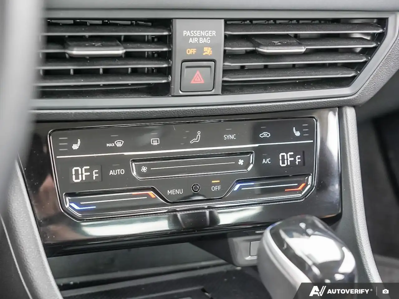 Volkswagen Jetta снимка Volkswagen Jetta
