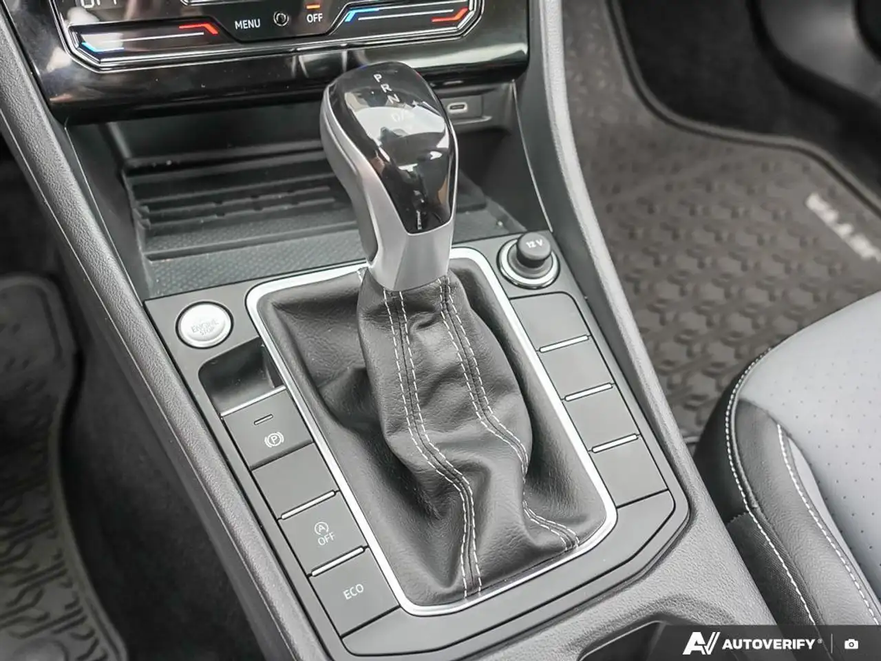 Volkswagen Jetta снимка Volkswagen Jetta