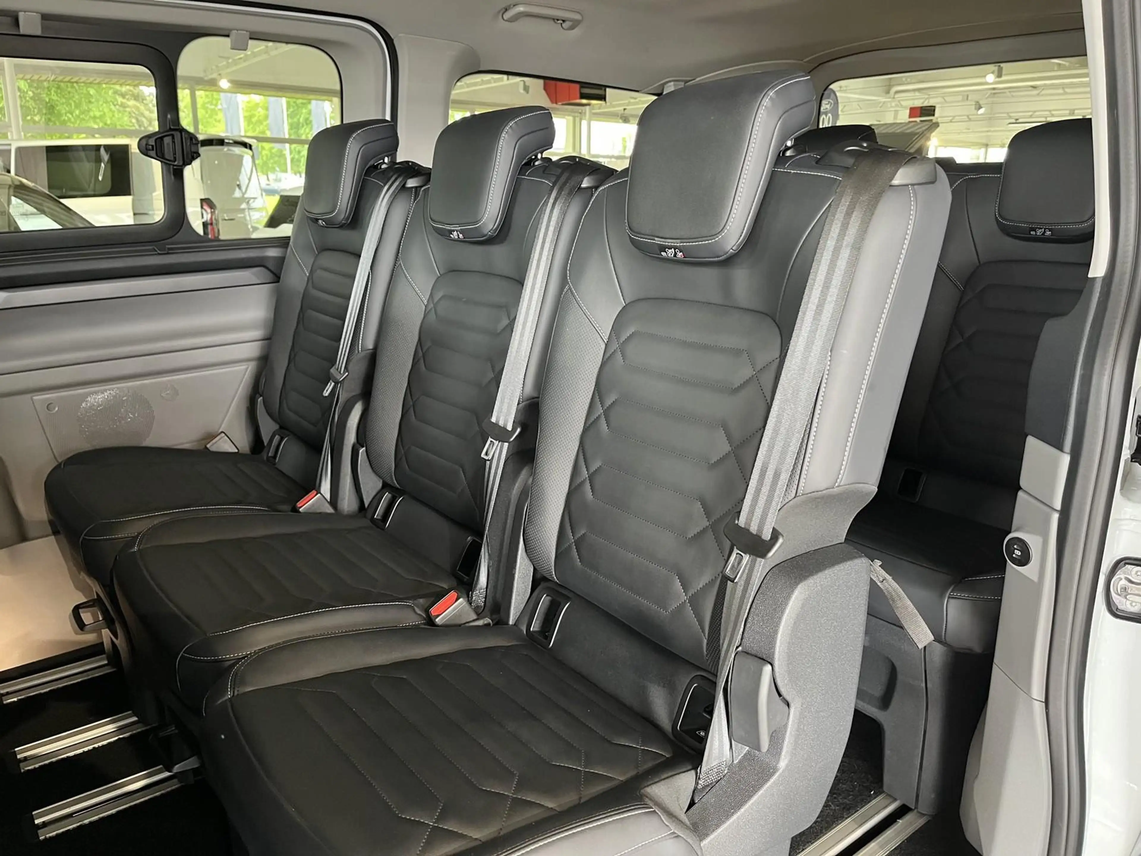 Ford Tourneo Custom L1 Titanium ACC + AHK + Leder — photo 12