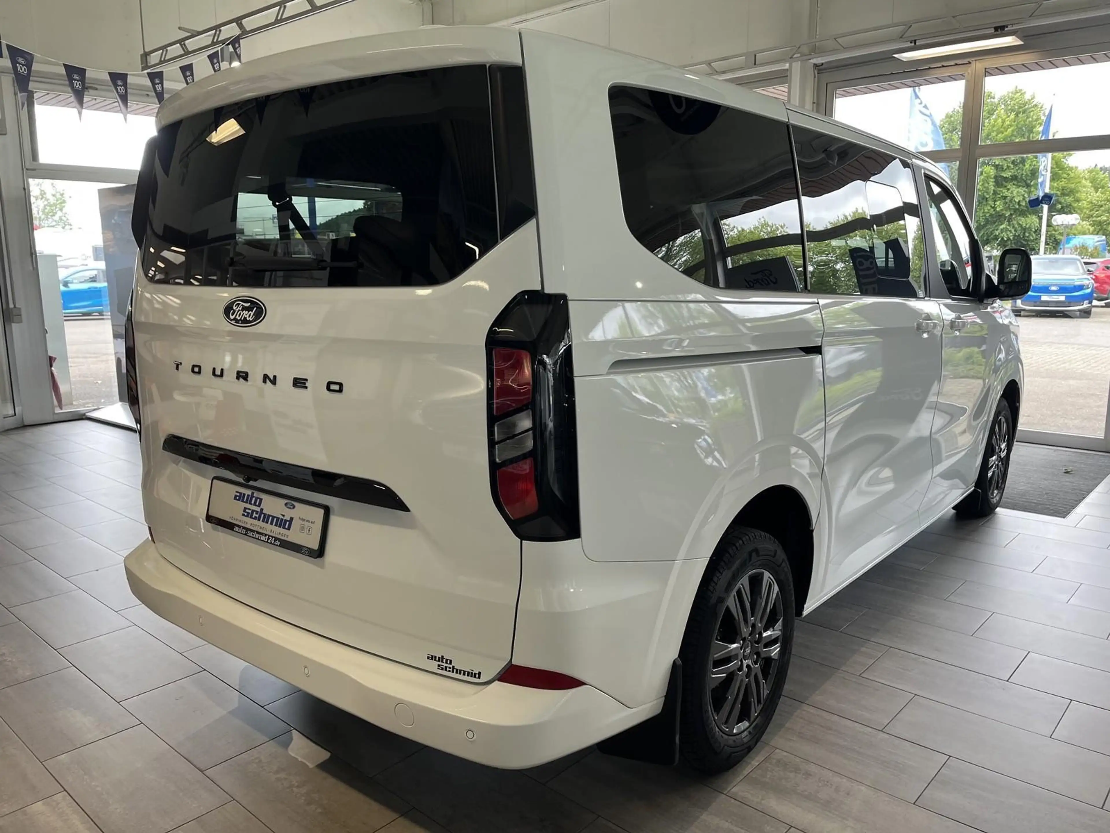 Ford Tourneo Custom L1 Titanium ACC + AHK + Leder — photo 5