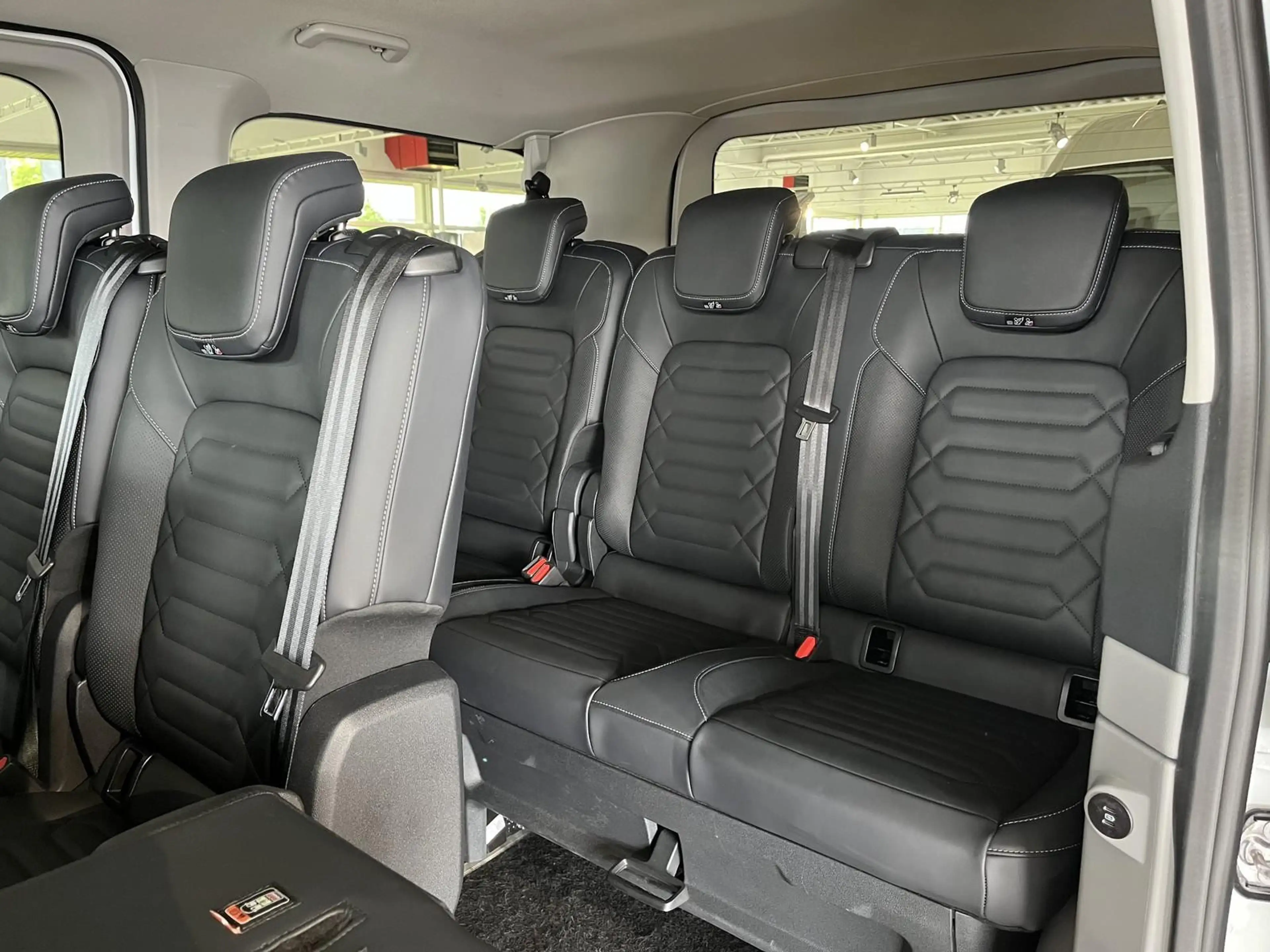 Ford Tourneo Custom L1 Titanium ACC + AHK + Leder — photo 13