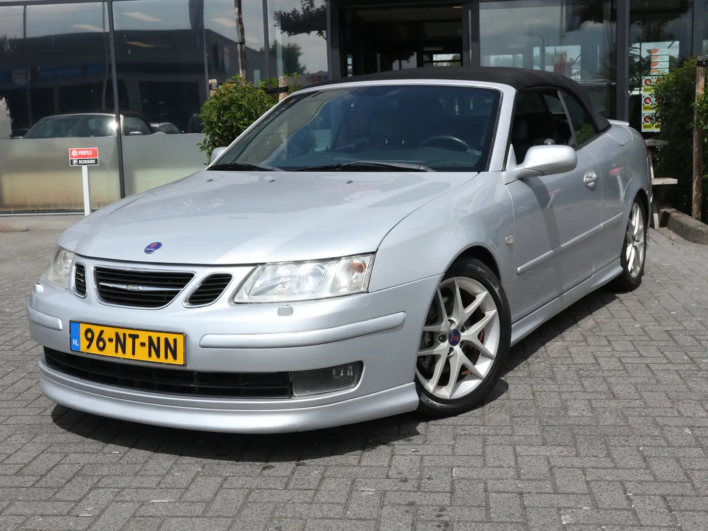Saab 9-3 Cabrio 2.0T Aero 210 PK NL AUTO NAVI AIRCO CRUISE Grijs - 2