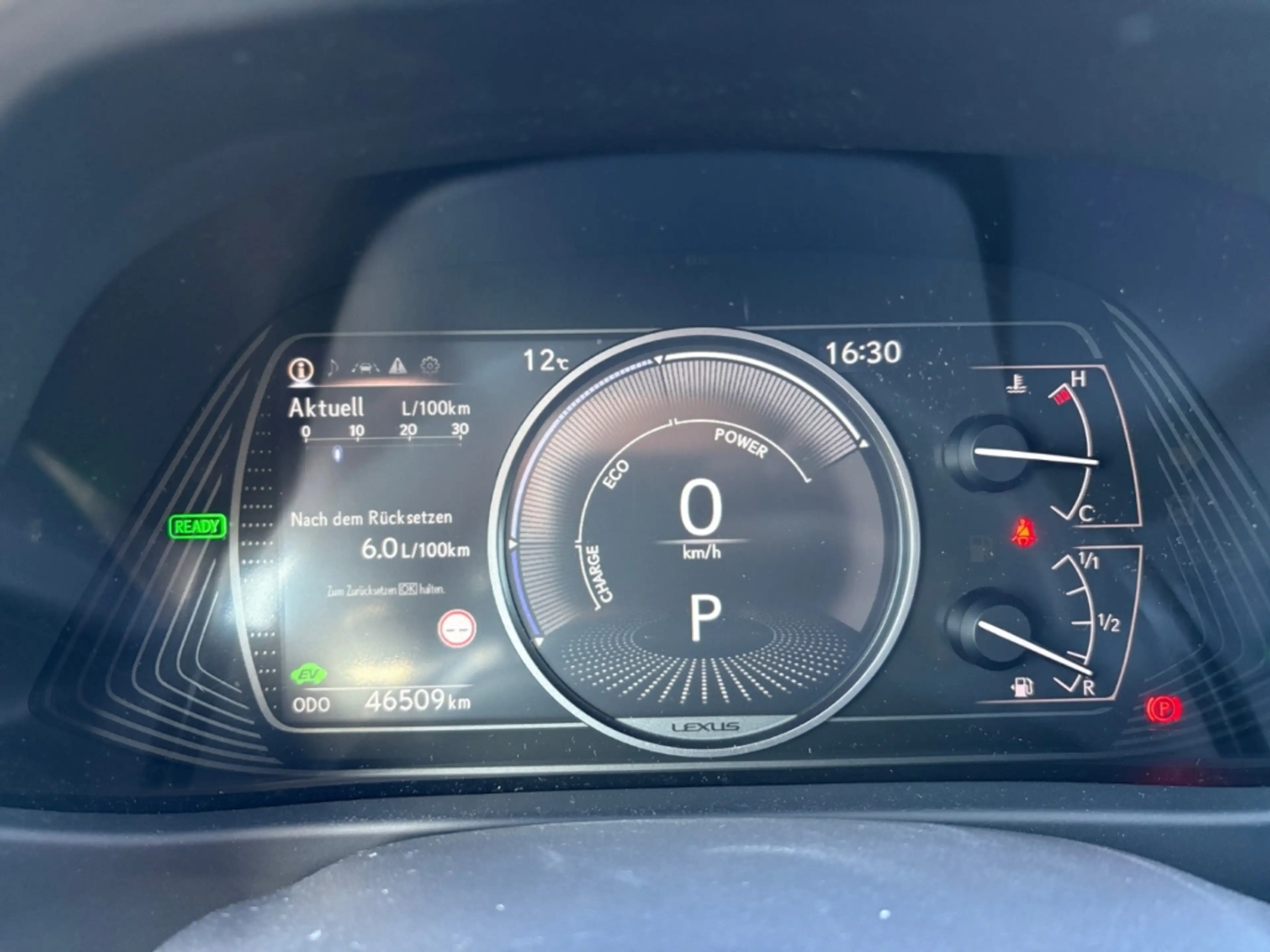 Lexus UX 250h Style Edition *Bi-LED*ACC*CAM*SHZ*CarPlay* — photo 14