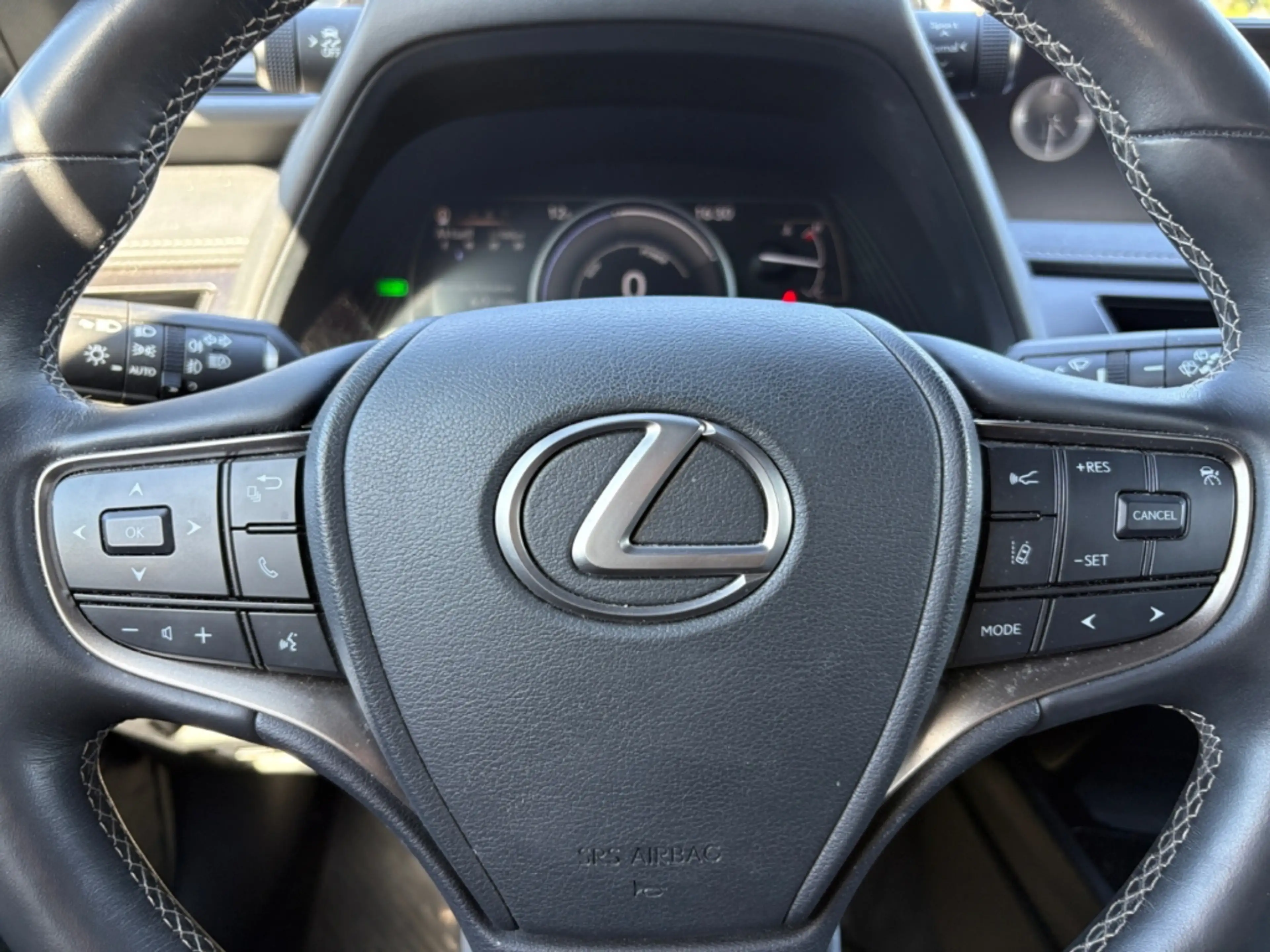 Lexus UX 250h Style Edition *Bi-LED*ACC*CAM*SHZ*CarPlay* — photo 13