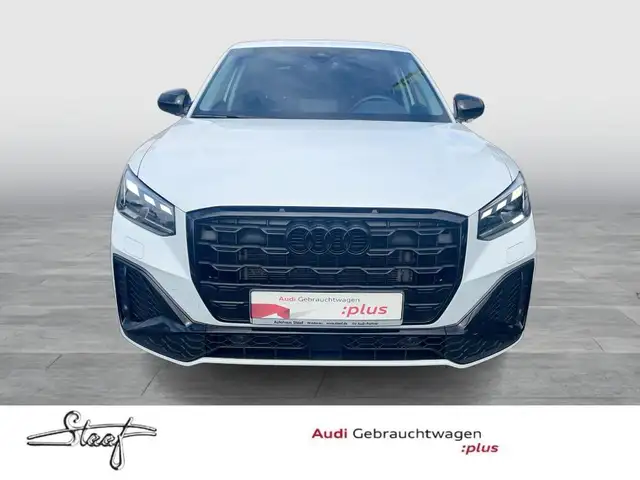 Audi Q2 view 8