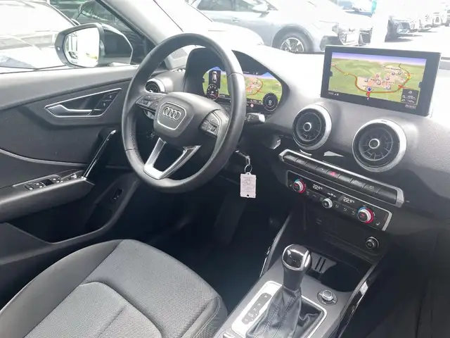 Audi Q2 view 15