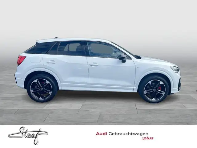 Audi Q2 view 6
