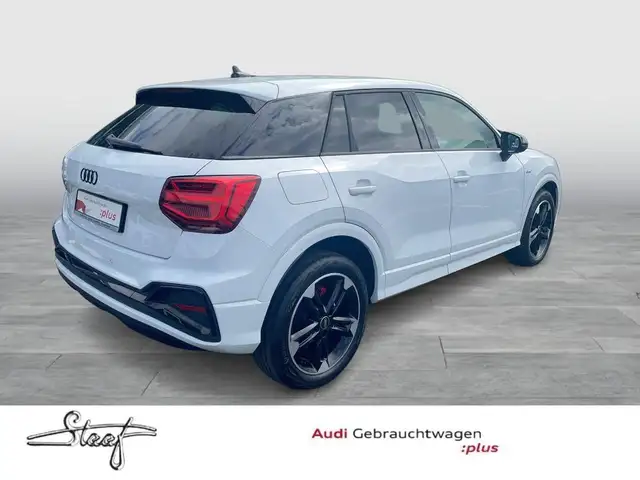 Audi Q2 view 5