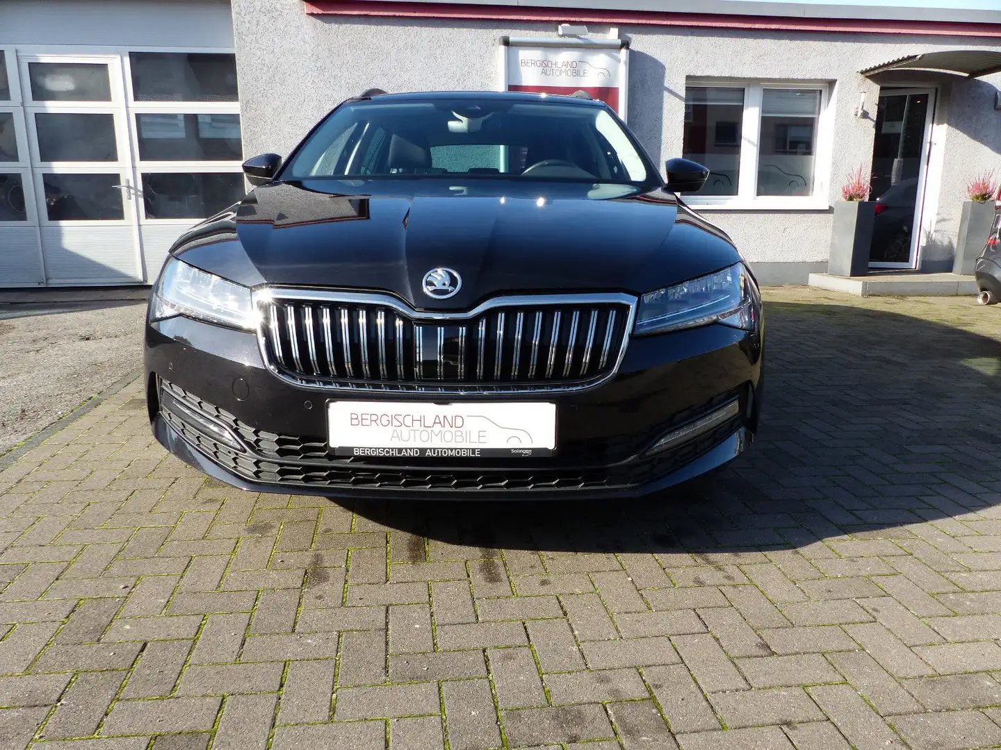 Skoda Superb Combi Ambition 1.5 DSG, PDC v+h, LED Schwarz - 1